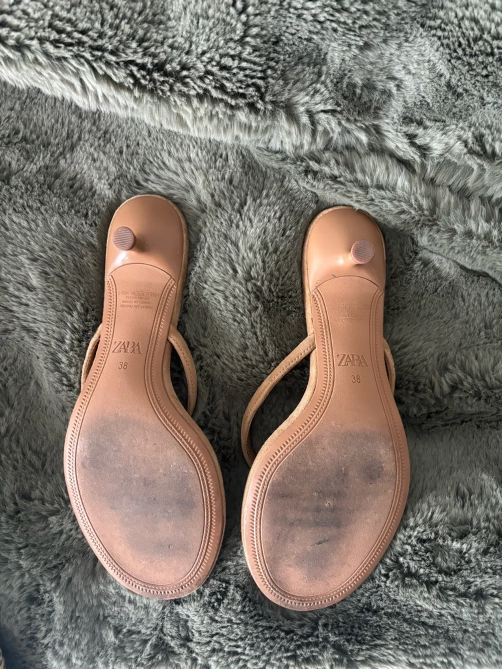 Zara Nude Suede Thong Sandals - Picture 3 of 3